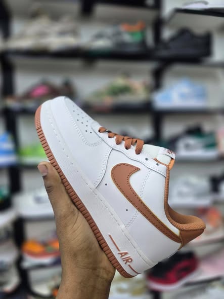 Nike Air Force 1 photo 1