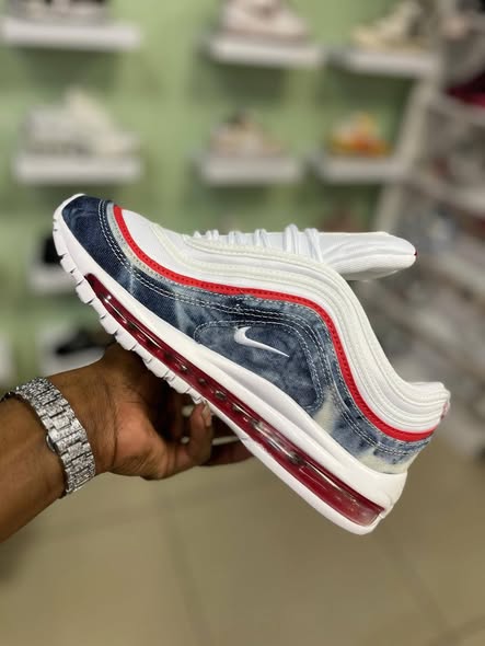 White jeans air max photo 2