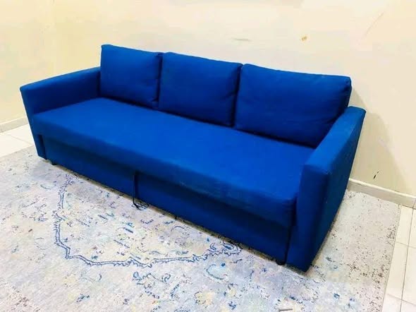 SOFAS AND COUCHES photo 3