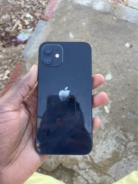 iPhone 12 photo 1
