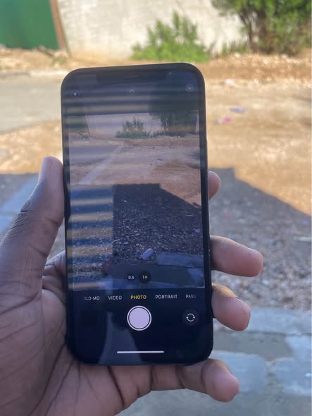 iPhone 12 photo 2