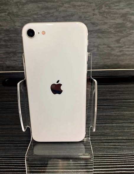 iPhone SE photo 1