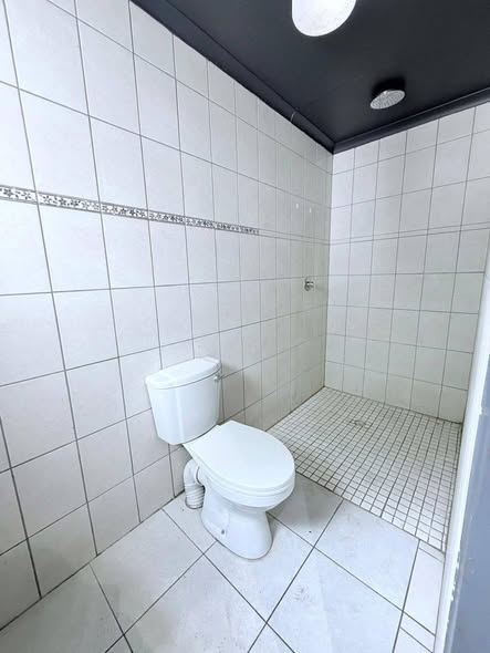 House for Sale - Hochland Park photo 2