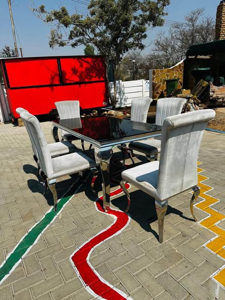 Dining Table with Chairs photo 3