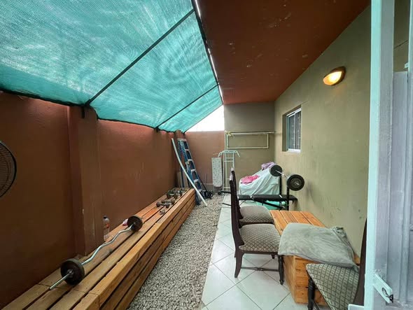 Flat for sale - Otjomuise photo 4