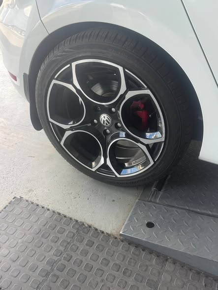Size 225/45ZR18 tires set photo 4