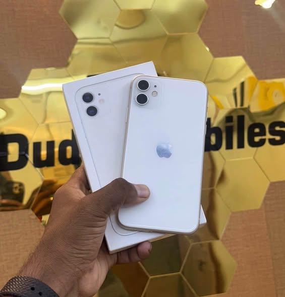 iPhone 11 128GB photo 2
