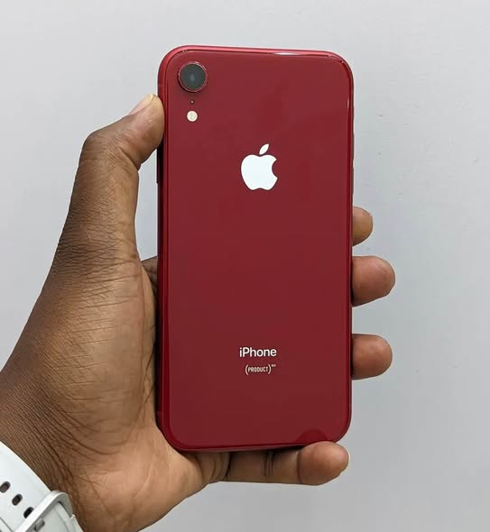 iPhone XR photo 2