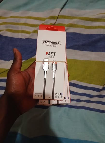 Phone charger photo 3