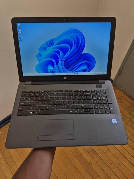 HP laptop photo 2
