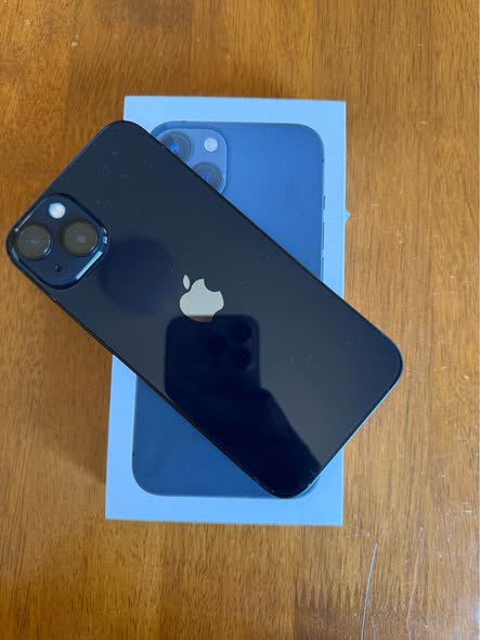 iPhone 13 photo 1