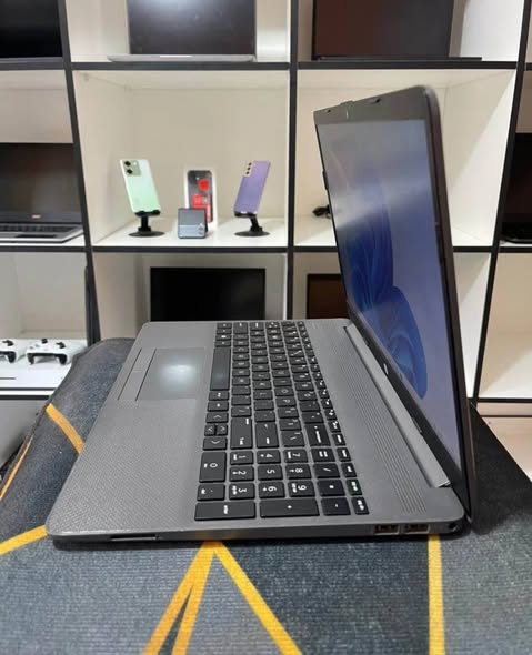 HP G250 G8 Laptop photo 1