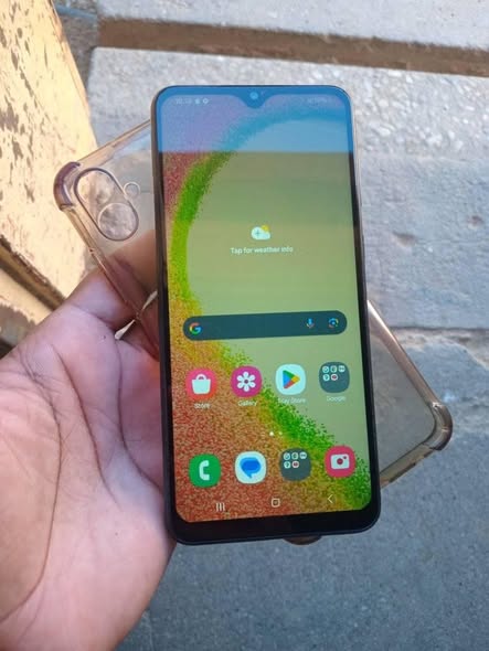 Samsung A04 photo 1