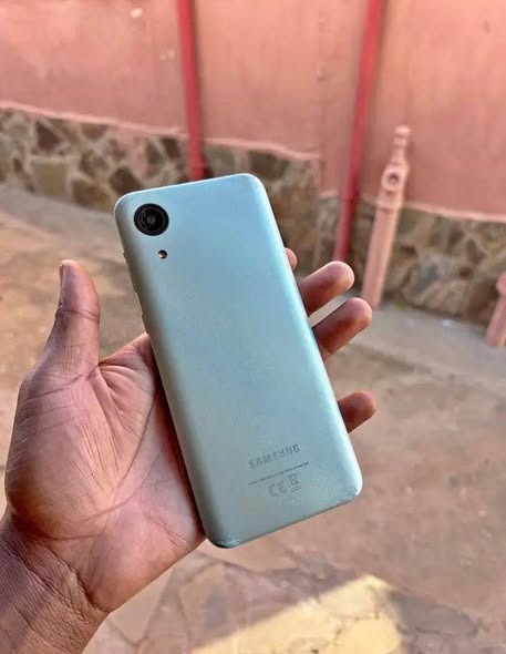 Samsung galaxy A03  32GB photo 1