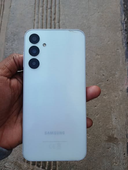 Samsung Galaxy A25 photo 2