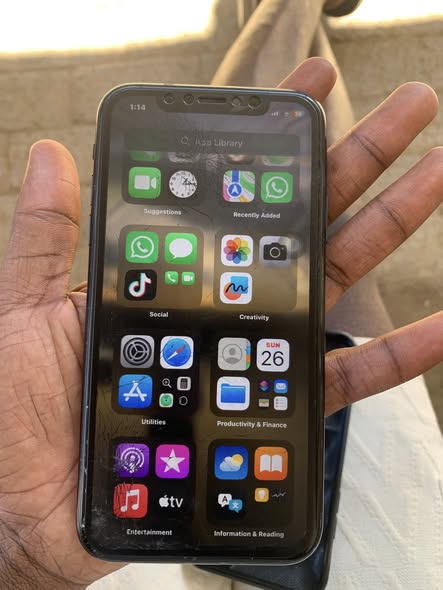 iPhone XR photo 1