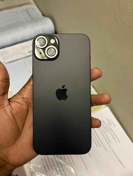 IPhone 15 Plus photo 2