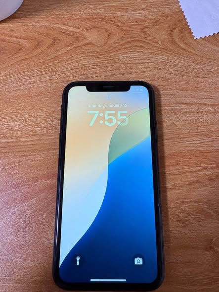 iPhone XR 128GB photo 1