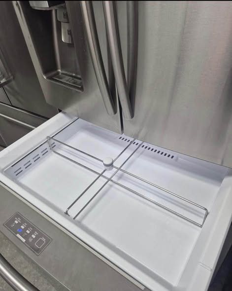 Samsung DoubleDoor Fridge photo 5