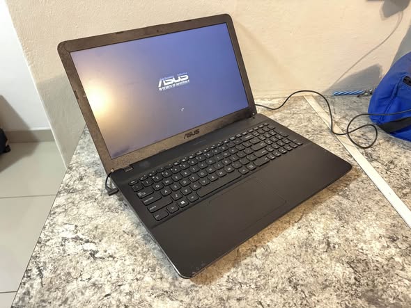 ASUS VIVOBOOK photo 1