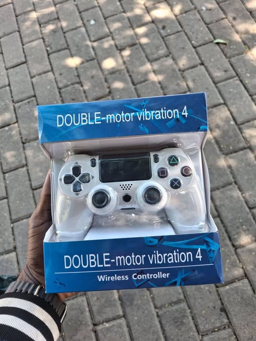 PS4 Wireless Controllers photo 1