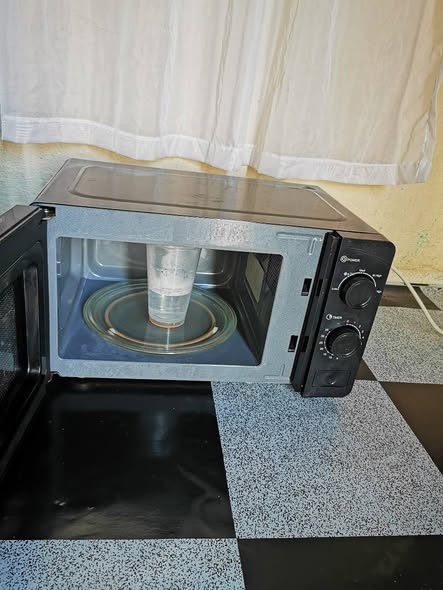 BENNETT READ MICROWAVE 20L photo 1