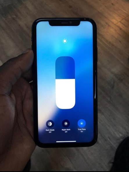 iPhone 11 photo 1