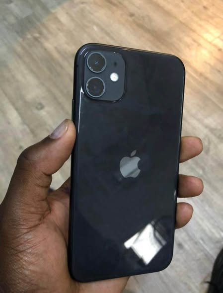 iPhone 11 photo 2