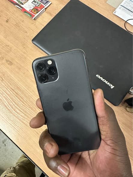 iPhone 11 Pro photo 1