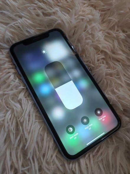 IPHONE XR 128GB photo 3