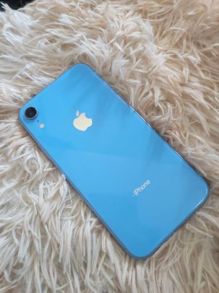 IPHONE XR 128GB photo 2