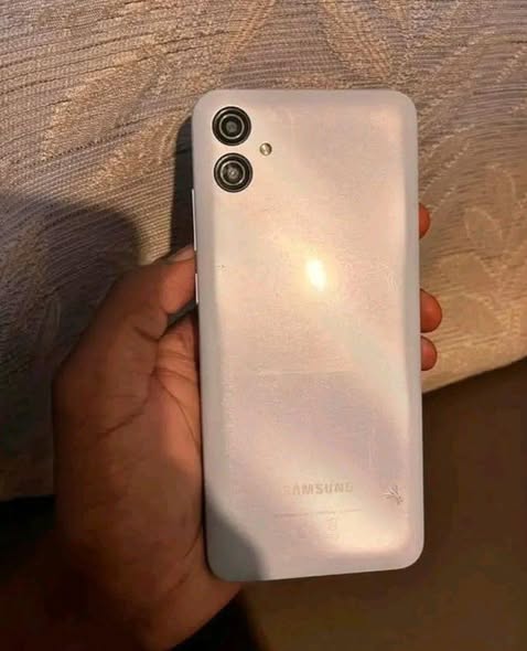 Samsung A04e photo 2