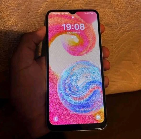 Samsung A04e photo 1