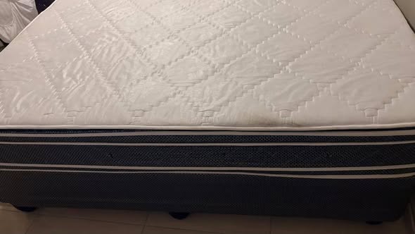 Queen bed photo 2