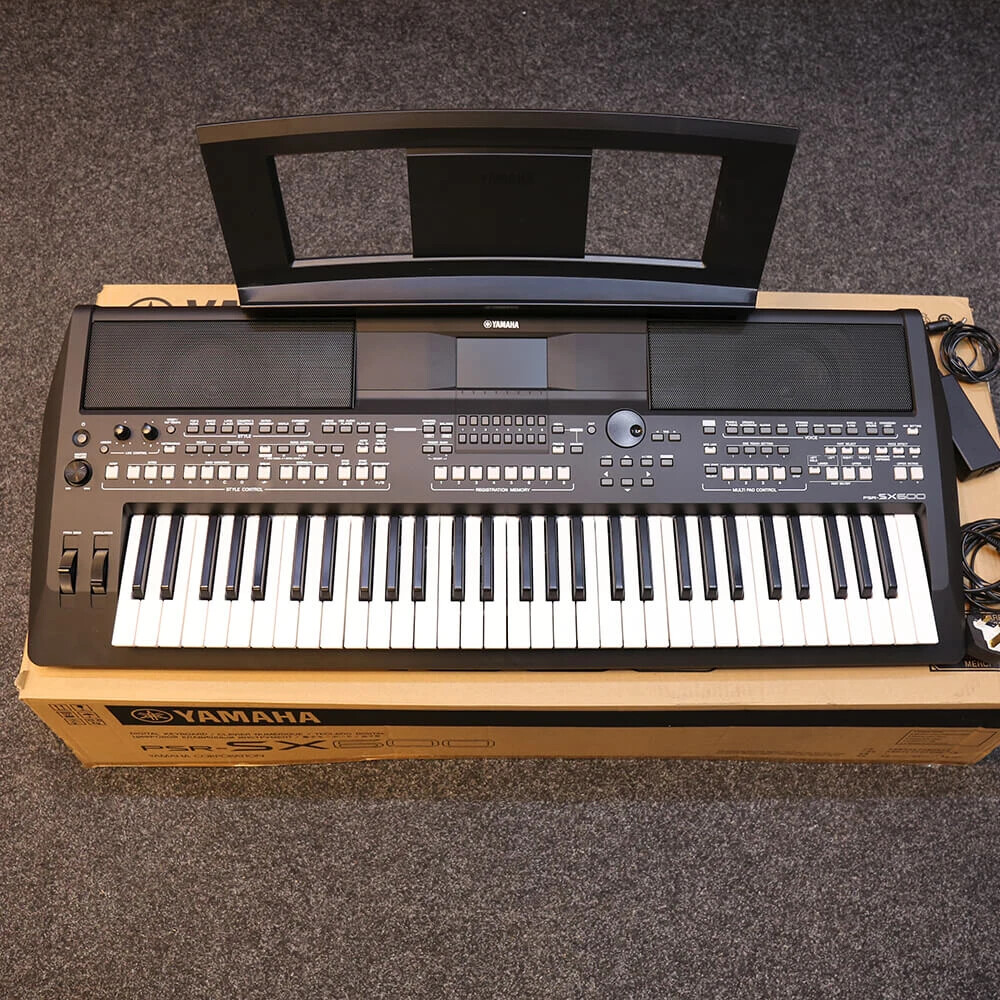 Yamaha PSR-SX600 Second-hand | Well kept photo 1