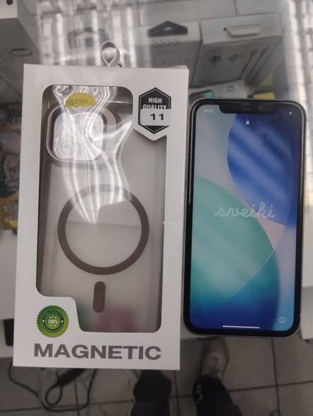 iPhone 11 64GB photo 1