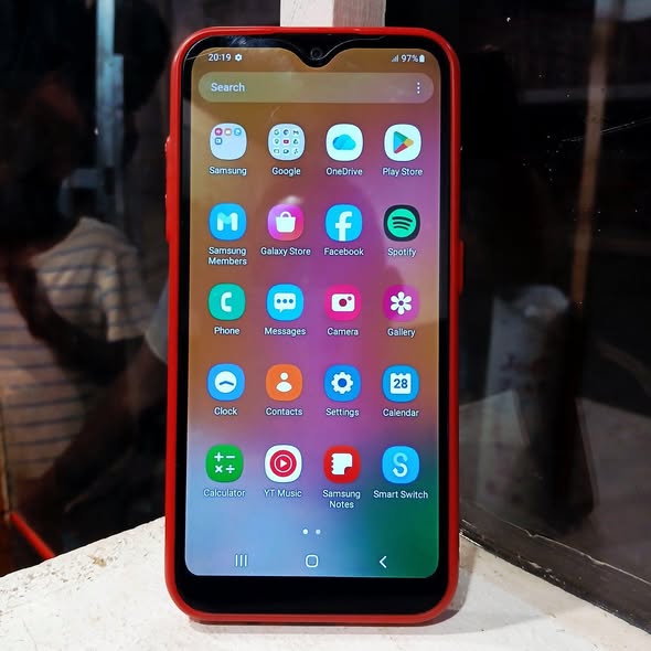 Samsung A01 photo 1