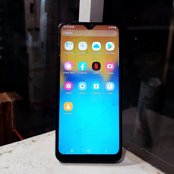 Samsung A20 photo 4