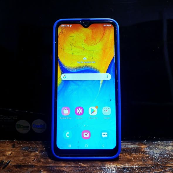 Samsung A20 photo 1