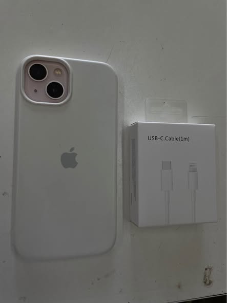 iPhone 13 128gig photo 1