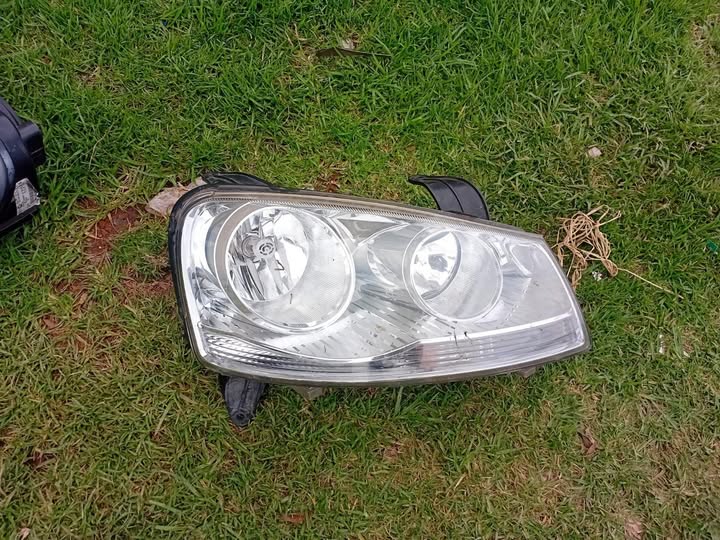 GWM STEED 5 RIGHT SIDE HEADLAMP photo 1