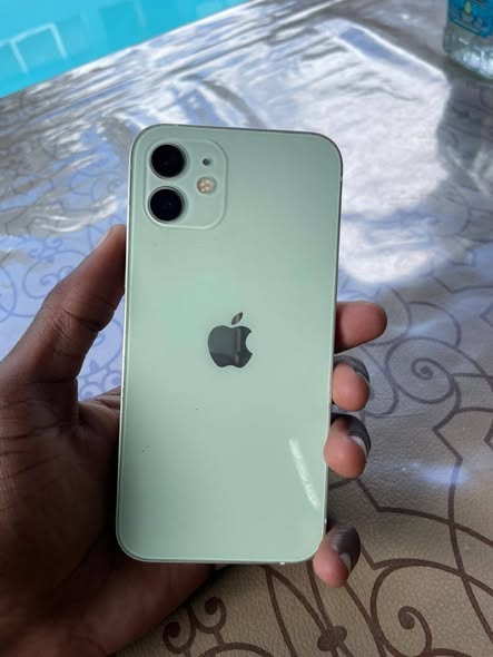 IPHONE 12 photo 2