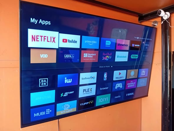 Hisense QLED 58 inch SMART TV photo 2