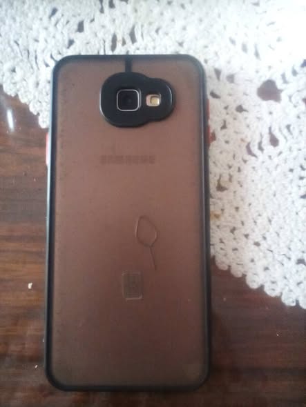 Samsung J4 photo 2