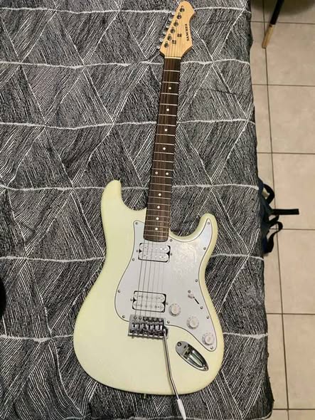 Electric Guitar photo 5