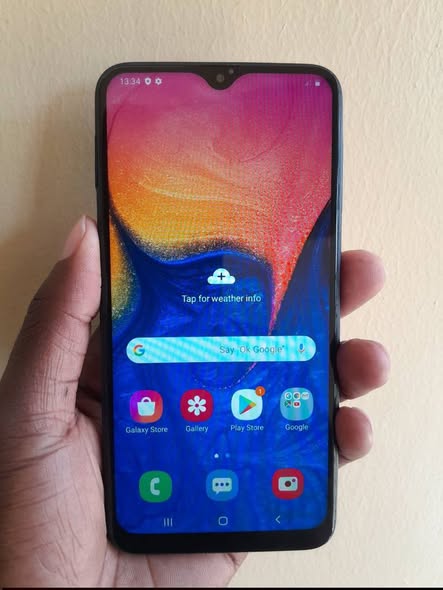 Samsung A10 photo 2