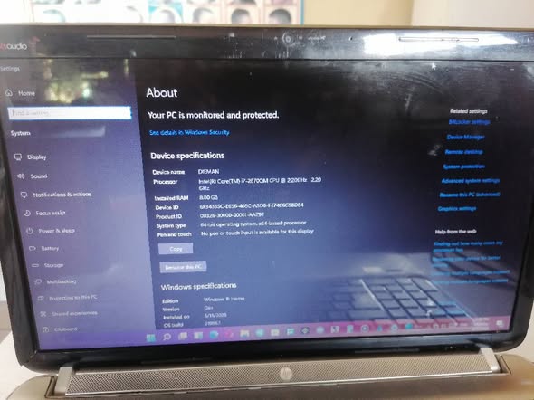 HP Laptop photo 3