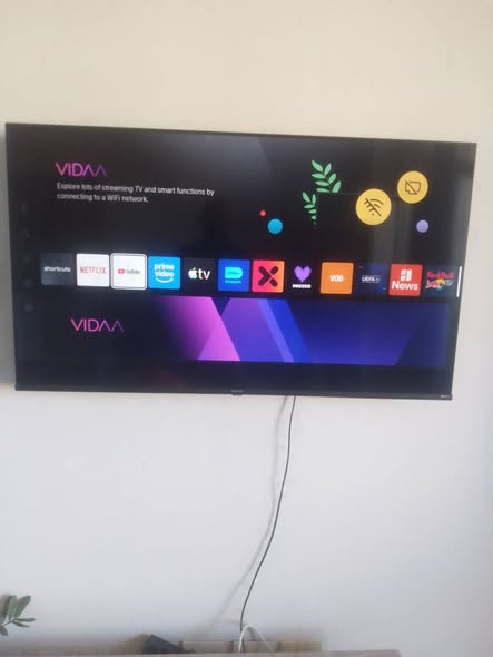 Hisense smart TV 50" photo 1