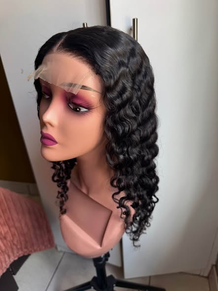 18” Deep curly wig photo 2