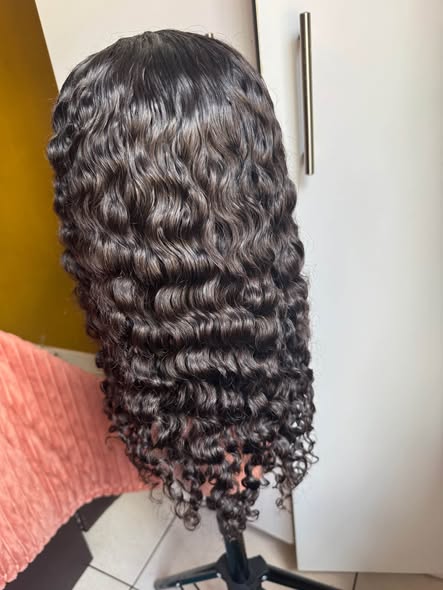 18” Deep curly wig photo 4